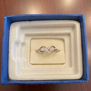NWOT sterling silver Infiniti cross ring